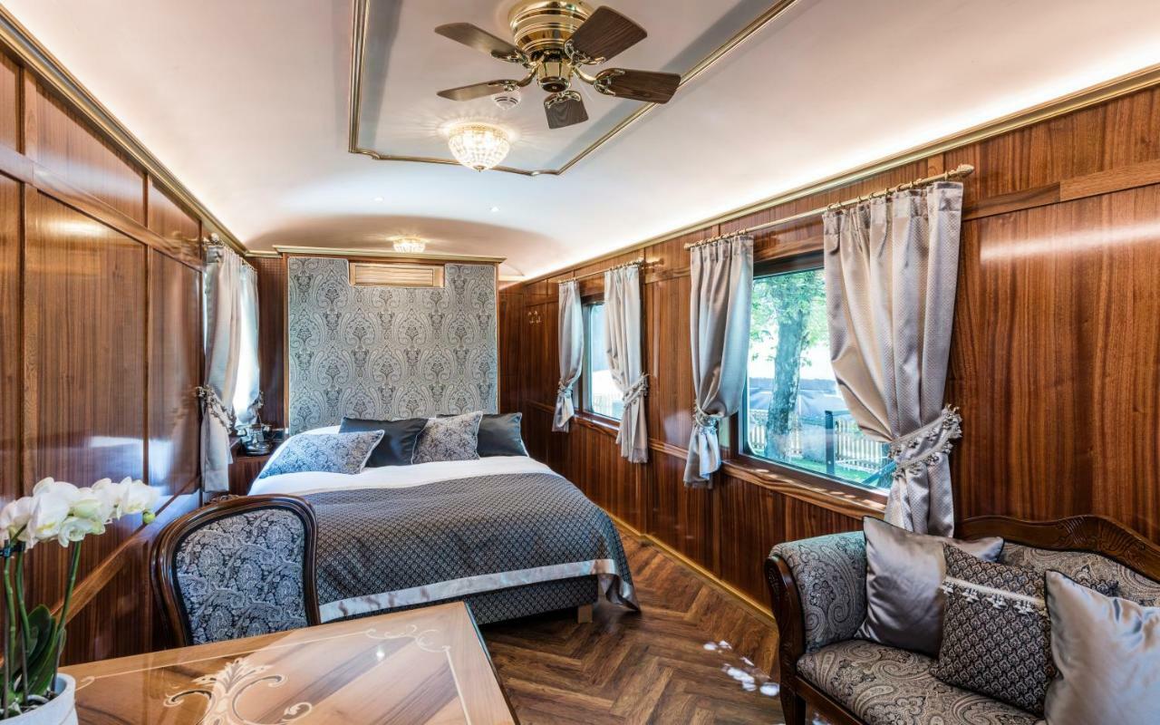 Luxury Lodge - Lener Express Campo di Trens Bagian luar foto